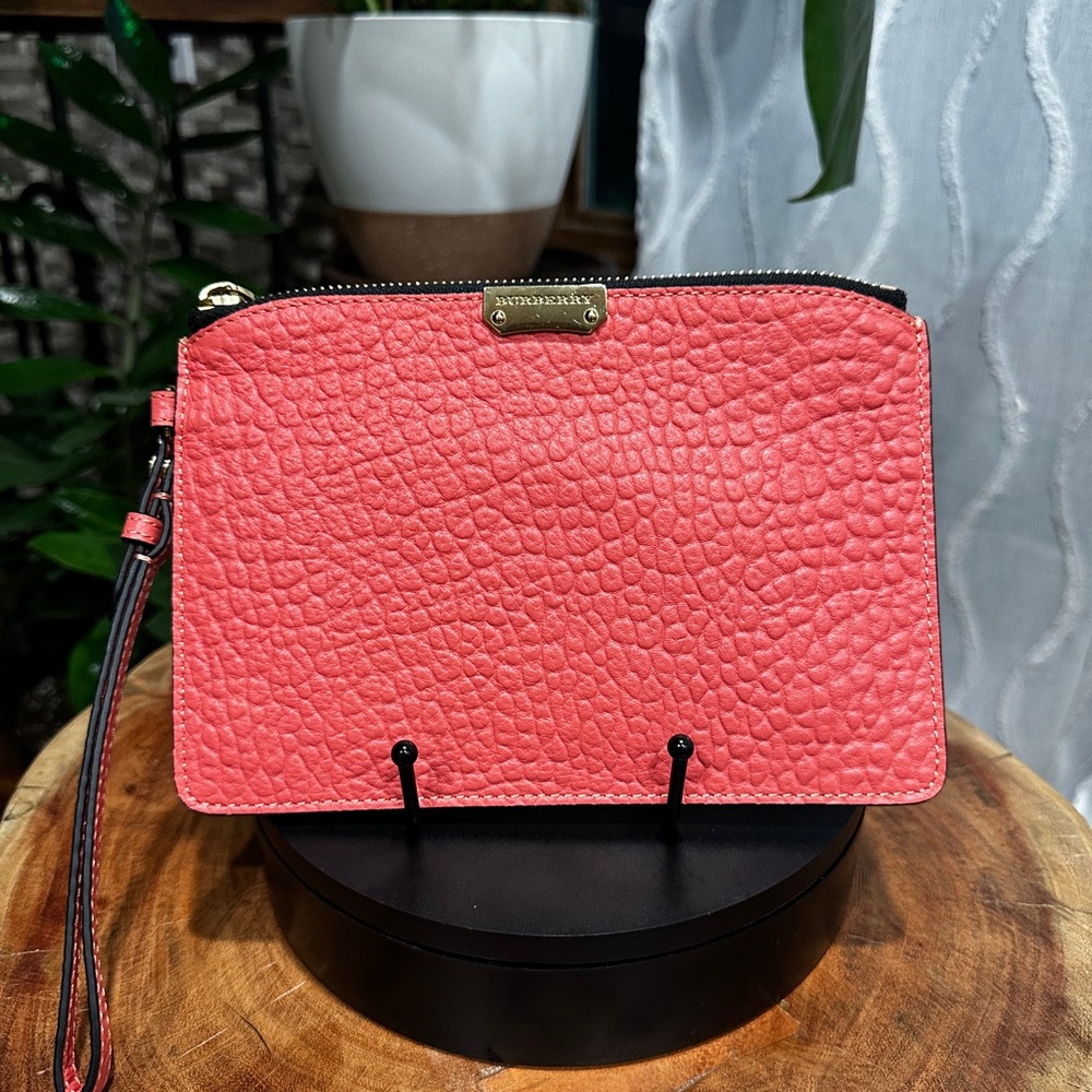 Burberry Pebbled Leather Wristlet Pouch Coral Pink Gold Tone Zip Clutch